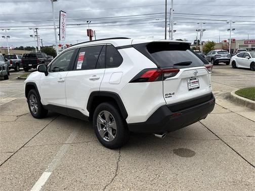 2025 Toyota RAV4 Hybrid XLE