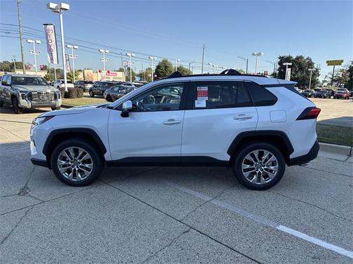 2025 Toyota RAV4 XLE Premium