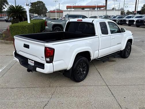 2022 Toyota Tacoma SR