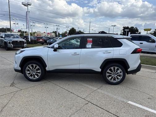 2025 Toyota RAV4 XLE Premium