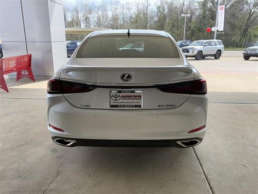2024 Lexus ES 350 Ultra Luxury