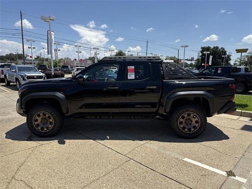 2025 Toyota Tacoma Hybrid Trailhunter