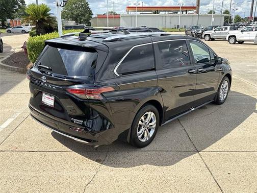 2023 Toyota Sienna Platinum 7 Passenger