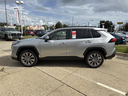 2025 Toyota RAV4 XLE Premium