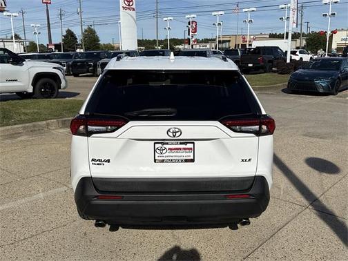2020 Toyota RAV4 XLE
