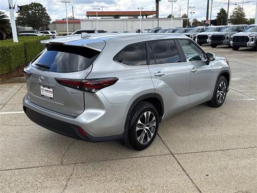 2025 Toyota Highlander Hybrid Base