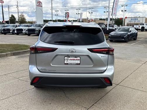 2025 Toyota Highlander Hybrid Base