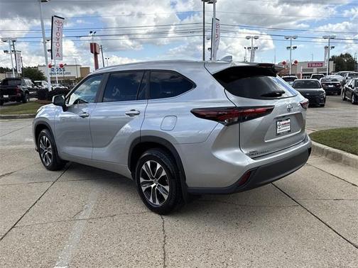 2025 Toyota Highlander Hybrid Base