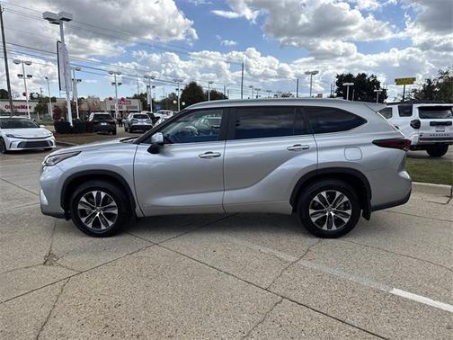 2025 Toyota Highlander Hybrid Base