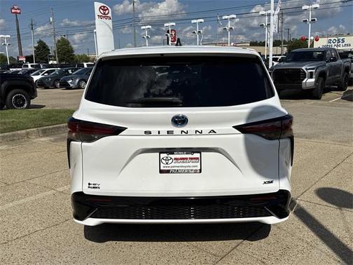 2025 Toyota Sienna XSE 7 Passenger