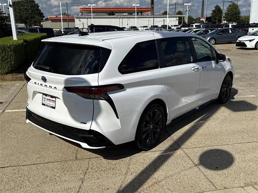 2025 Toyota Sienna XSE 7 Passenger