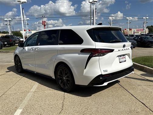 2025 Toyota Sienna XSE 7 Passenger
