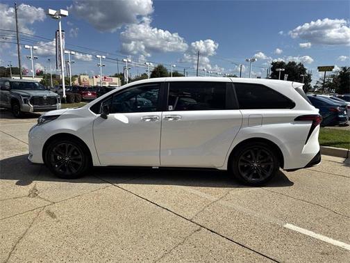 2025 Toyota Sienna XSE 7 Passenger