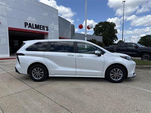2024 Toyota Sienna XLE 7 Passenger