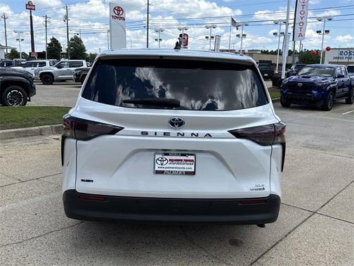 2024 Toyota Sienna XLE 7 Passenger