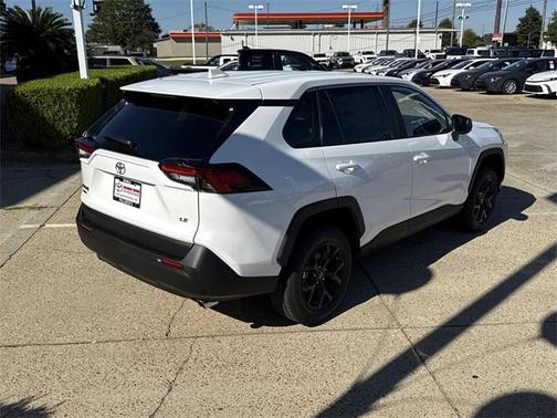 2025 Toyota RAV4 LE