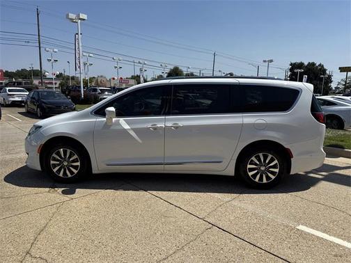 2020 Chrysler Pacifica Touring-L Plus
