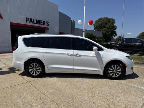 2020 Chrysler Pacifica Touring-L Plus