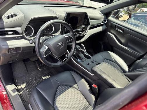2023 Toyota Highlander XSE
