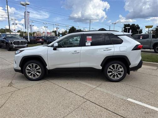2025 Toyota RAV4 XLE Premium