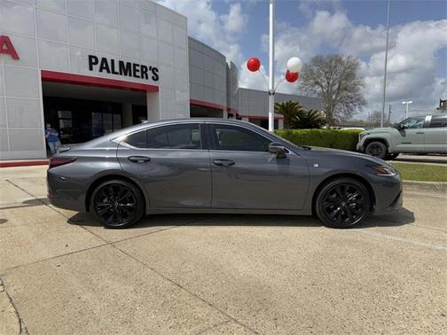 2023 Lexus ES 300h F SPORT Handling