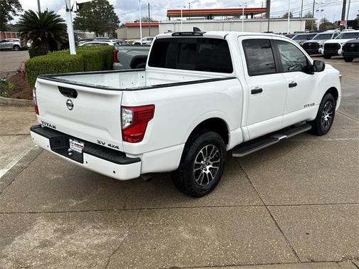 2022 Nissan Titan SV