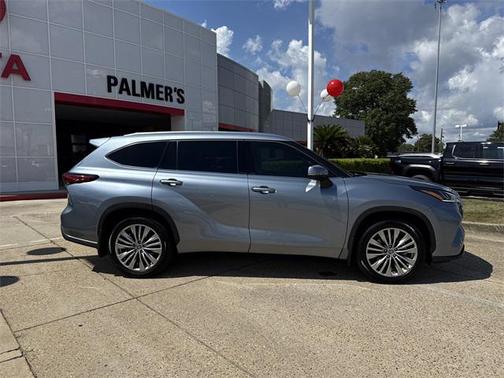 2022 Toyota Highlander Platinum