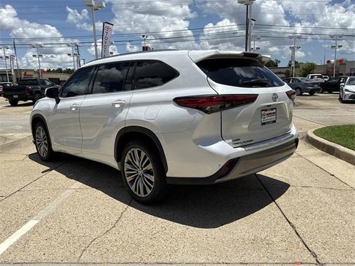 2022 Toyota Highlander Platinum