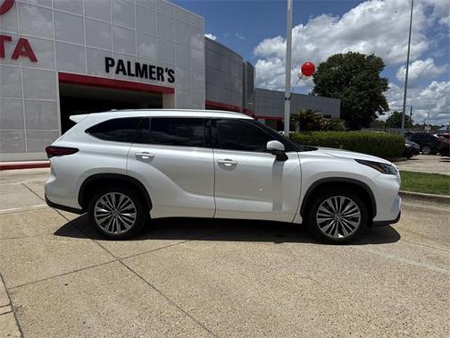 2022 Toyota Highlander Platinum