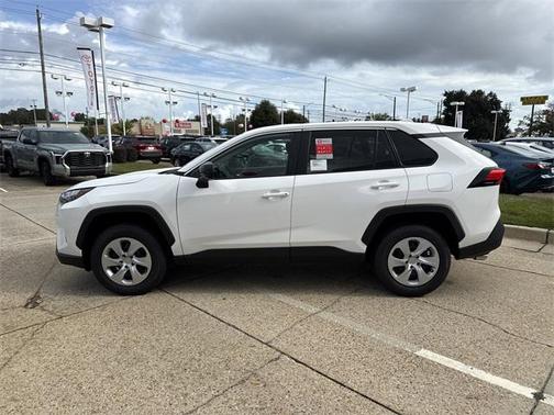 2025 Toyota RAV4 LE