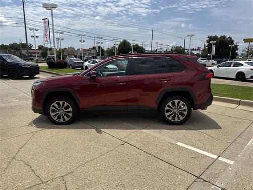 2022 Toyota RAV4 XLE Premium