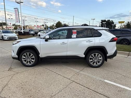 2025 Toyota RAV4 XLE Premium