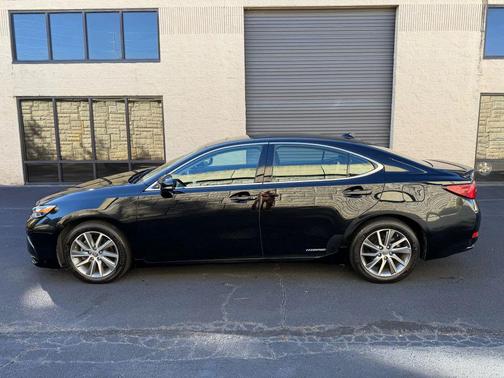 2018 Lexus ES 300h Base