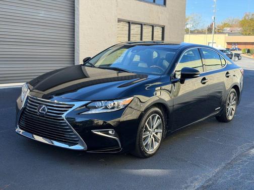 2018 Lexus ES 300h Base