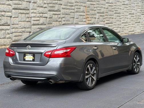 2016 Nissan Altima 2.5 SR