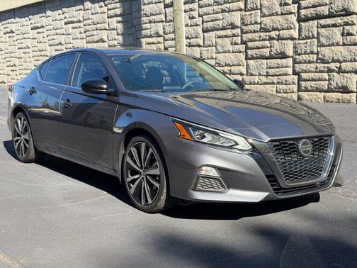 2020 Nissan Altima SR FWD