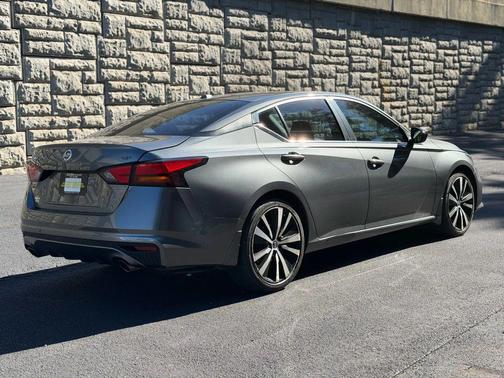 2020 Nissan Altima SR FWD