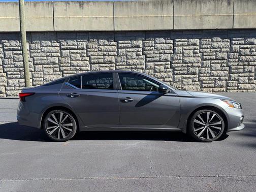 2020 Nissan Altima SR FWD