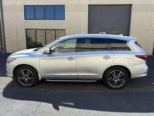2017 INFINITI QX60 Base