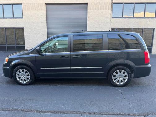 2014 Chrysler Town & Country Touring