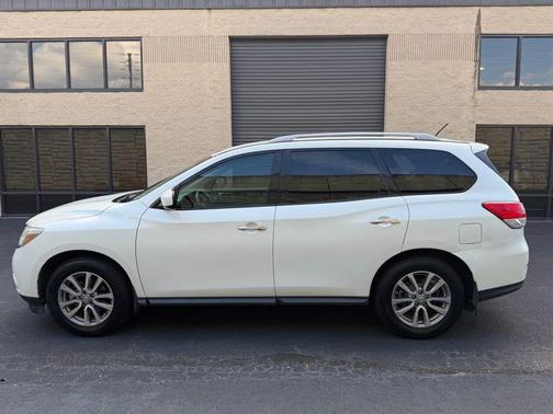 2015 Nissan Pathfinder SV