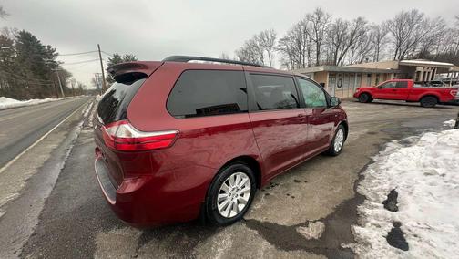 2016 Toyota Sienna LE