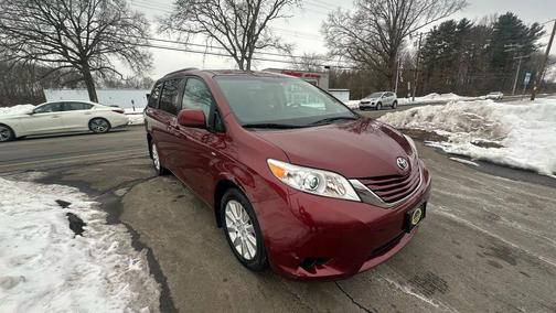 2016 Toyota Sienna LE