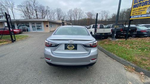 2019 Toyota Yaris Sedan LE
