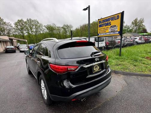 2015 INFINITI QX70 Base