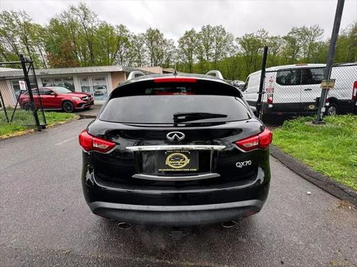 2015 INFINITI QX70 Base