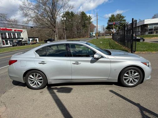 2015 INFINITI Q50 Base