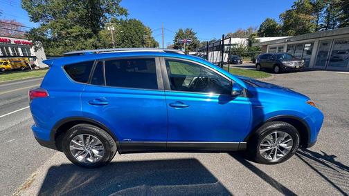 2017 Toyota RAV4 Hybrid XLE