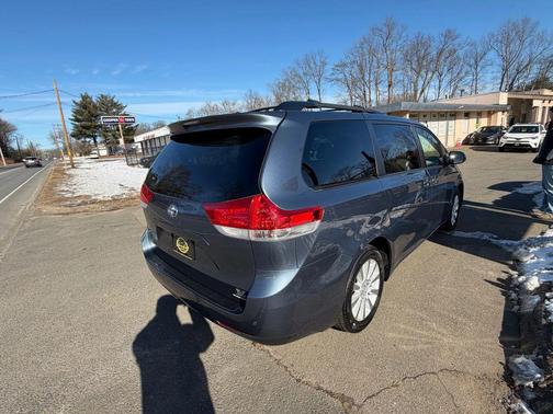 2014 Toyota Sienna XLE