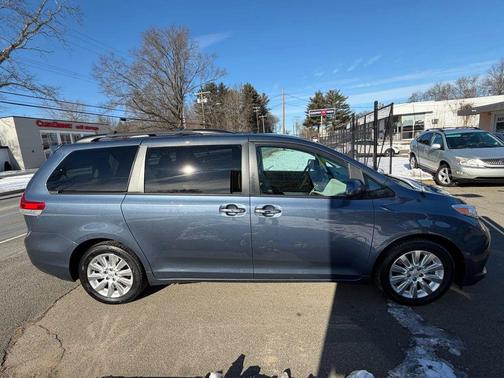 2014 Toyota Sienna XLE